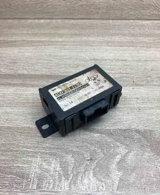 Audi A6 S6 C5 4B Alarm control unit/module 4D0951173D