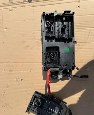 Opel Insignia A Fuse module 13255300 529050199