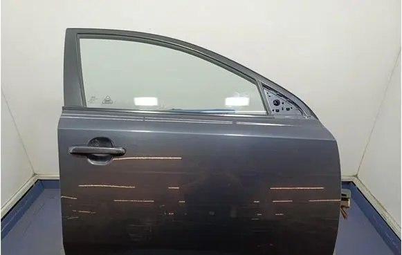 KIA Ceed Front door