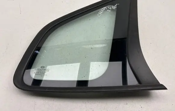 KIA Carens II Rear side window DOT736AS2M32 43R000083