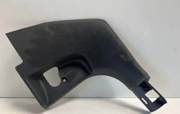 Foot area side trim