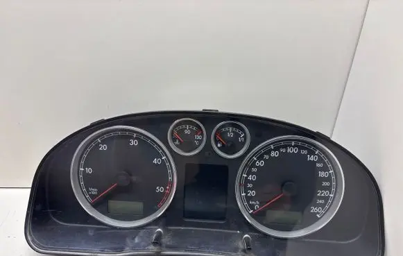 Volkswagen PASSAT B5.5 Speedometer (instrument cluster) 3B0920847E