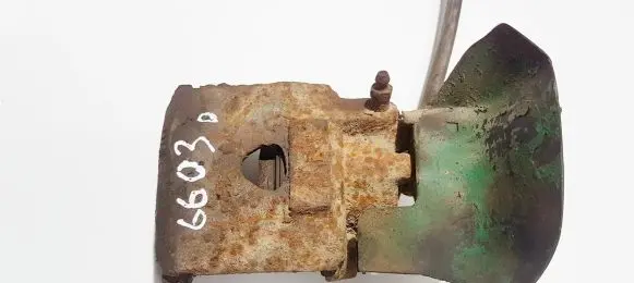 Volkswagen Polo III 6N 6N2 6NF Front brake caliper