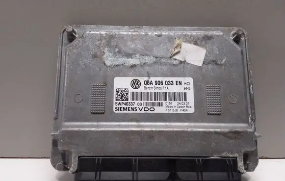 Volkswagen Golf V Engine control unit/module 06A906033EN 5WP4033703