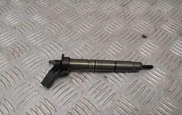 Mercedes-Benz E W212 Fuel injector A6420701187