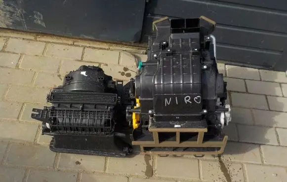KIA Niro Interior heater climate box assembly 1109
