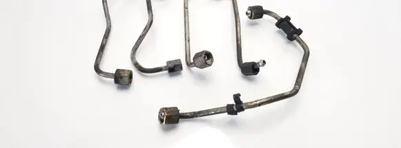 KIA Sorento Fuel injector supply line/pipe 