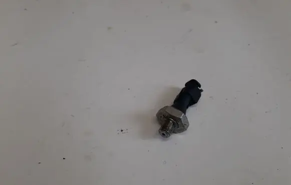 Audi A3 S3 8V Oil pressure sensor 06L919081