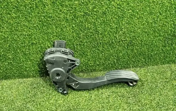 Renault Master III Accelerator throttle pedal 180101626R 6PV00997801