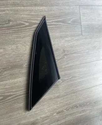 Citroen C4 II Rear side window 9832918480