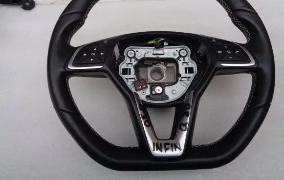 Infiniti Q30 Steering wheel
