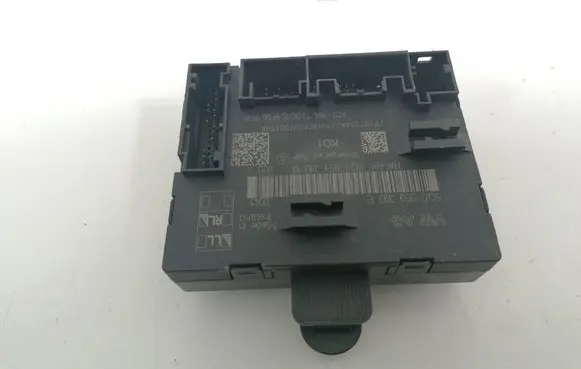 Volkswagen Golf VII Door control unit/module 5Q0959393E