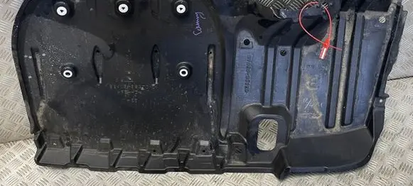 Toyota Camry VIII XV70 Engine splash shield/under tray 5762833120