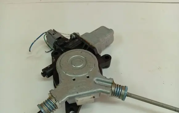 Honda FR-V Front door window regulator motor