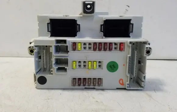 Fiat 500L Fuse module 52007599