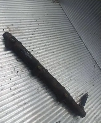 Volvo V70 Fuel main line pipe 8658252