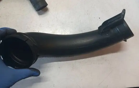Volvo XC90 Intercooler hose/pipe 30774692