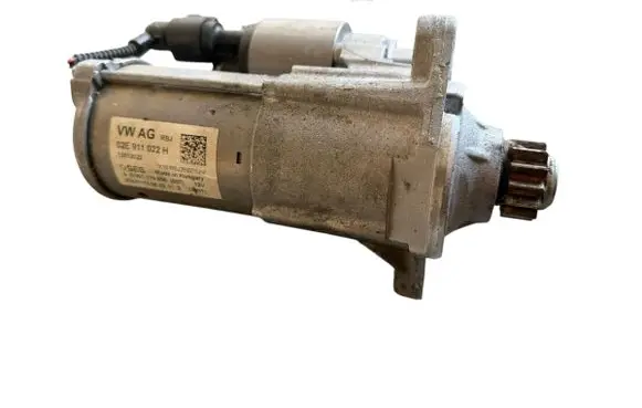 Audi Q3 F3 Starter motor 02E911022H