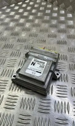 Mazda 3 II Airbag control unit/module BHS257K30A H8YE0834 K0070