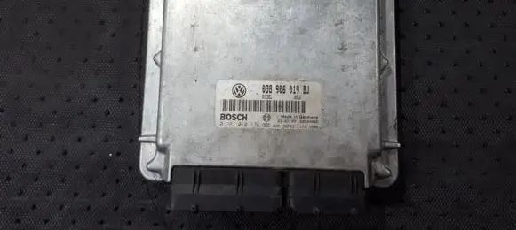 Volkswagen PASSAT B5 Engine control unit/module 038906019bj 0281010176