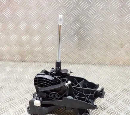 Ford Puma Gear shifter/selector L1TR7C453BLF