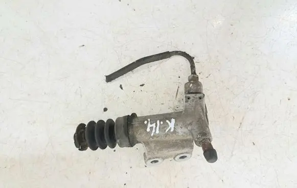Clutch slave cylinder