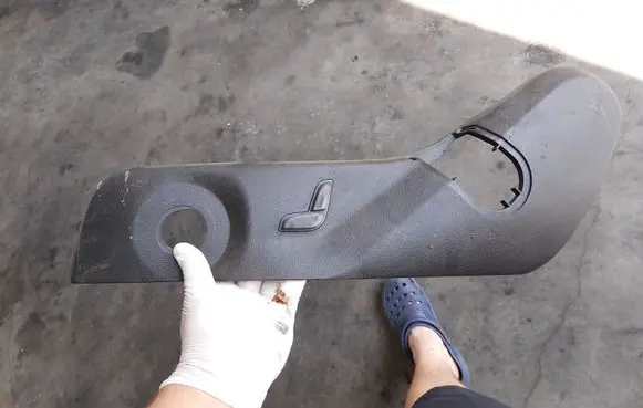 Mercedes-Benz GLK (X204) Front door seat control surround trim 
