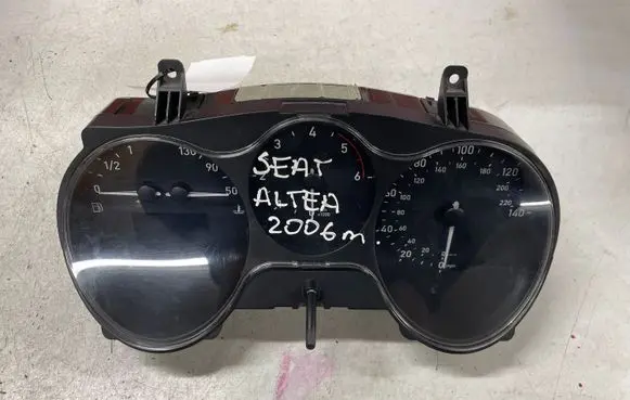 Seat Altea Speedometer (instrument cluster) 5P0920923A V0006000 1100828012