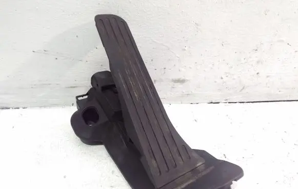 Volkswagen PASSAT CC Accelerator throttle pedal 1K2723503AE