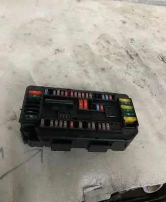 BMW 1 F20 F21 Fuse module 933787902
