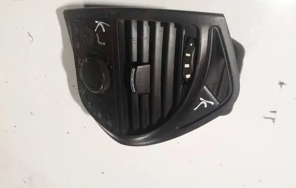 Citroen C4 I Picasso Dash center air vent grill 9650868777