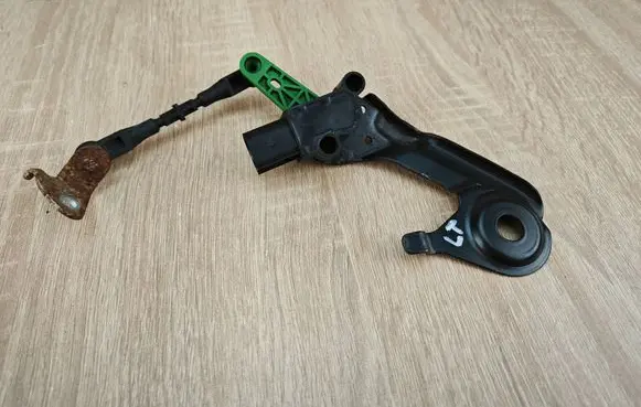 Audi A7 S7 4G Rear air suspension level height sensor 4H0907503 4H0941309C