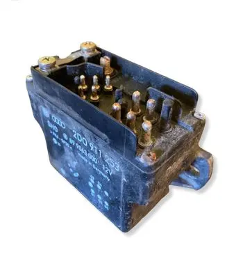 Volkswagen II LT Glow plug pre-heat relay 2D0911253 899063000