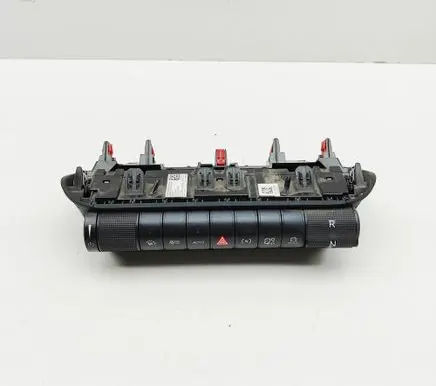 BYD Dolphin A set of switches EM2EU1703040 EM2EU1703040Y1BX