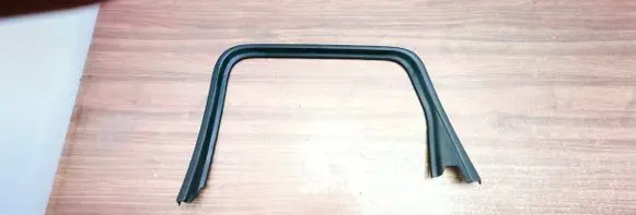 Porsche Cayenne (92A) Rear door window/glass frame 7P0867686 7P6867686