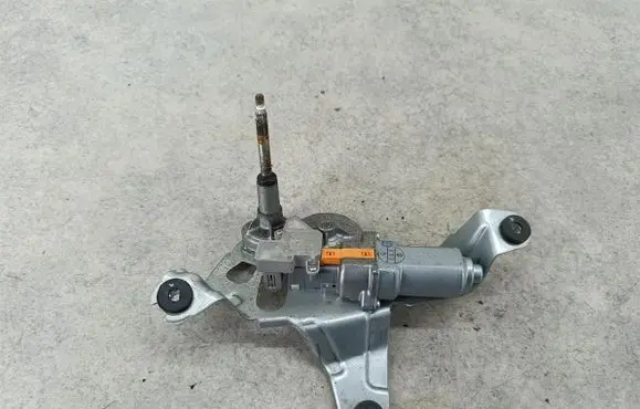 Nissan X-Trail T31 Rear window wiper motor A4442129