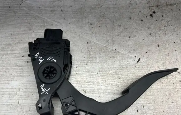 Audi A4 S4 B8 8K Accelerator throttle pedal 8K1723523