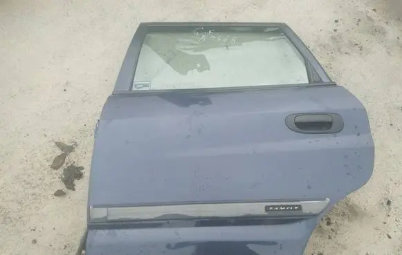 Mitsubishi Space Star Rear door melynos