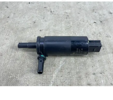 BMW X5 F15 Headlight washer pump 7340773
