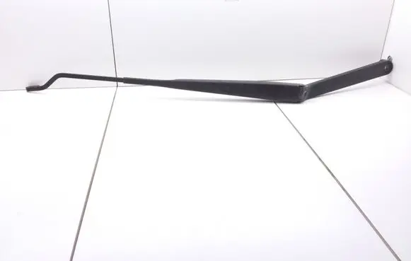Nissan X-Trail T30 Front wiper blade arm