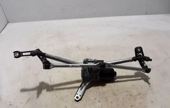 Front wiper linkage