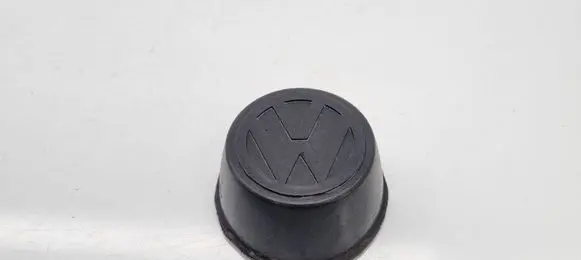Volkswagen Golf I Original wheel cap 321601171A