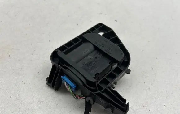 Volkswagen Polo IV 9N3 Air flap motor/actuator 0132801357