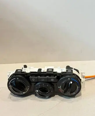 Peugeot 2008 I Climate control unit 96722483 11013332G 51063173