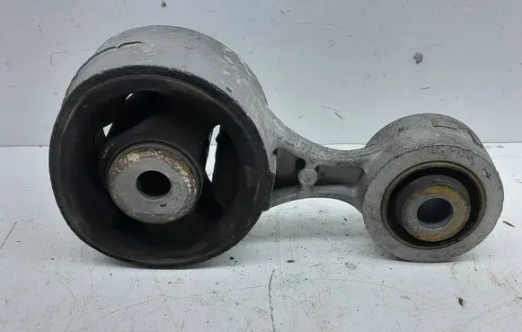 Honda CR-V Engine mount bracket 089007