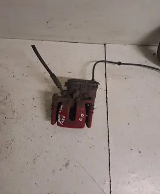 Rear brake caliper