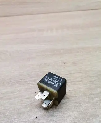 Audi A8 S8 D2 4D Other relay 431951253H