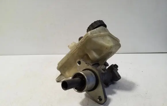 Master brake cylinder