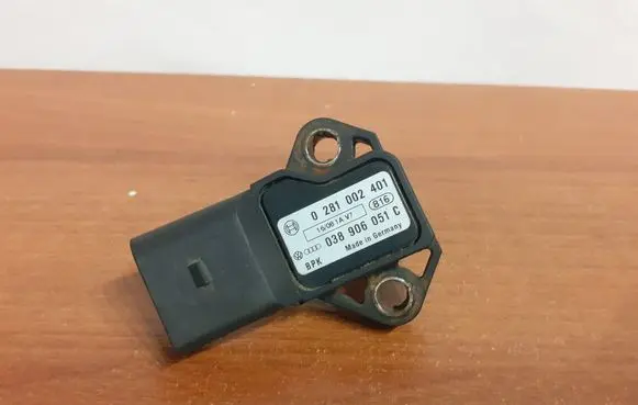 Audi A6 S6 C6 4F Air pressure sensor 0281002401 038906051C