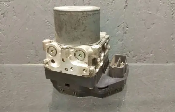 Lexus IS 220D-250-350 ABS Pump 4454053350 8954153260 1338009740